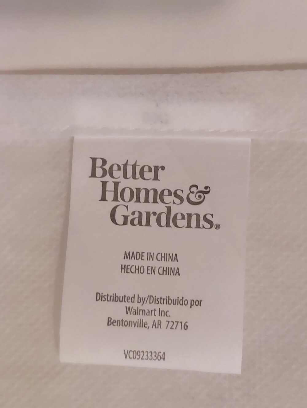 NWOT Better Homes & Gardens White Bedskirt, Queen/Full, Adjustable, Lightweight